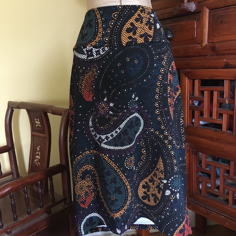 Lularoe Cassie pencil skirt - large print paisley!